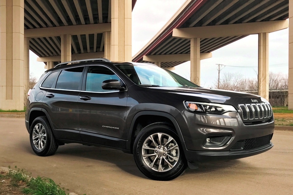 5 Just-Right Features of the 2019 Jeep Cherokee Latitude Plus 4x4