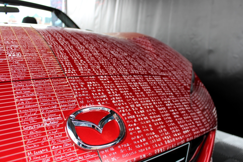 MX-5 Fans Sign Millionth Miata on Its Nationwide Celebration Tour | USA